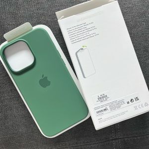 Iphone 13 Pro Silicone Case- Clover